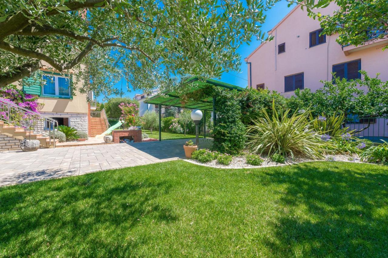 Villa Lux Nina With Six Bedrooms, Private Pool, Sauna Zára Kültér fotó