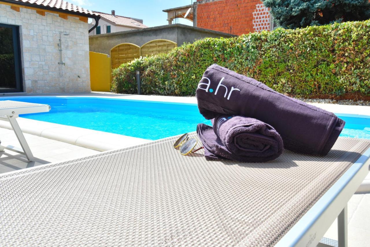 Villa Lux Nina With Six Bedrooms, Private Pool, Sauna Zára Kültér fotó